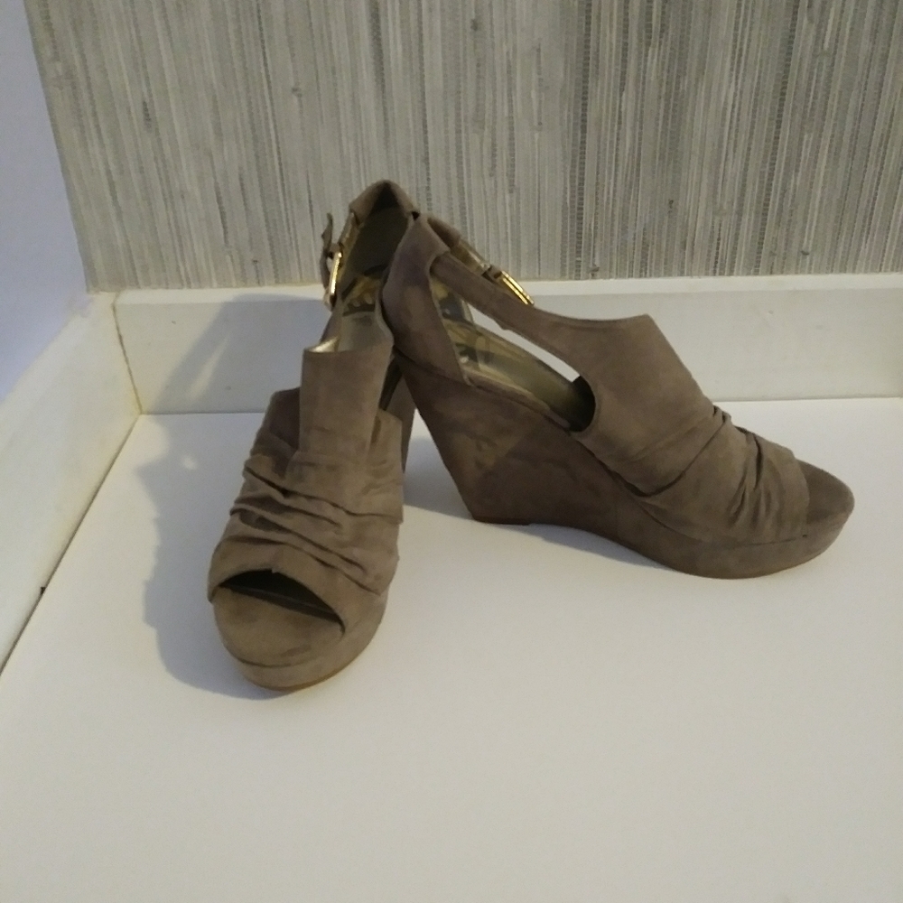 Fergalicious brown women's size 8 wedge heels
